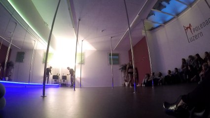 Weihnachtsparty Poledance Luzern 2016 - Nives Fries