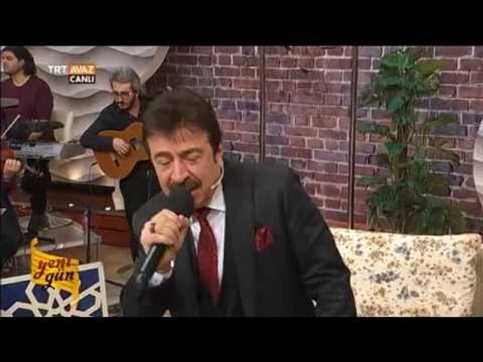 Ahmet Selçuk İlkan'dan Canlı Performans - Emrah Samet - Yeni Gün - TRT Avaz