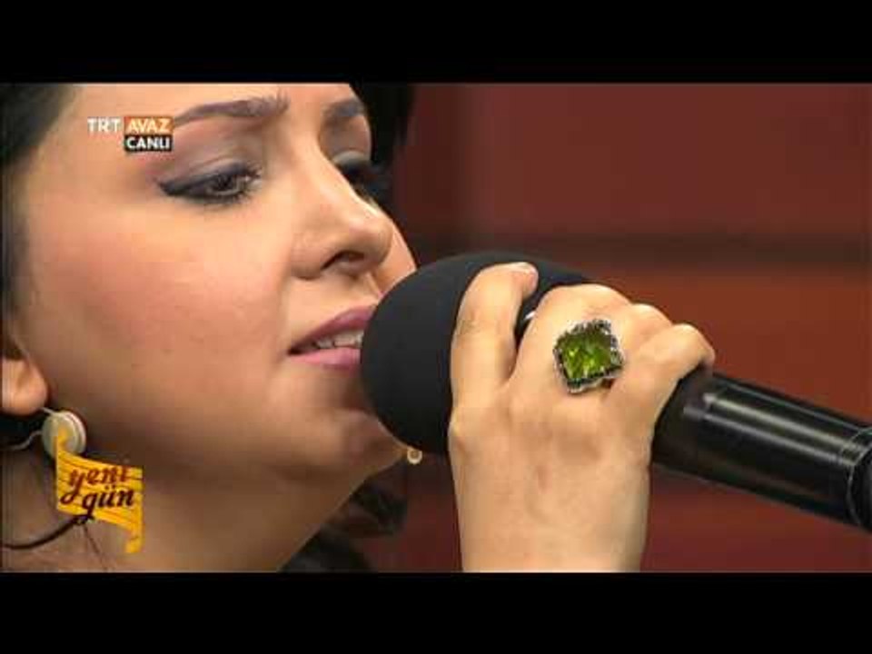 Münevver Özdemir - Evlerinin Önü Yonca - Yeni Gün - TRT Avaz