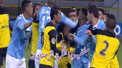 لحظة اشتباك لاعبي الفيصلي والحسين محمد ابوزريق وعلاء الشقران