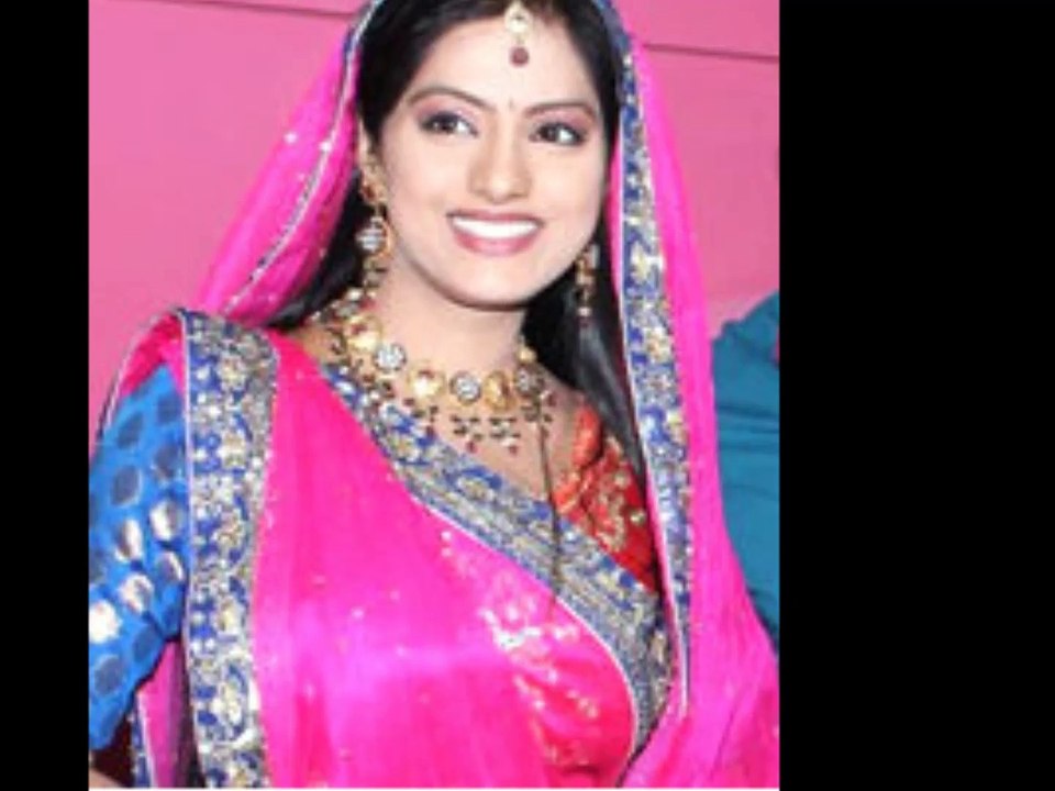 Deepika Singh Biography -  Diya Aur Baati Hum Actress