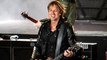 Keith Urban Performs Tribute to Musicians Who Passed in 2016
