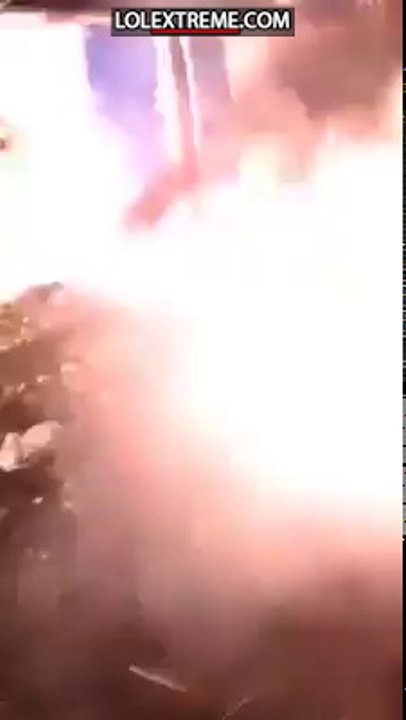 LOLeXtreme - Firework In Arse FAIL