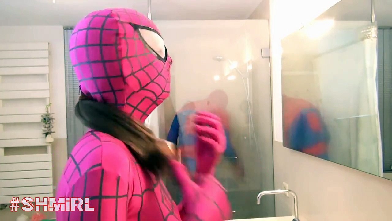 PINK SPIDERGIRL BATH TIME vs SPIDERMAN Bubble BathTime Fun in Real Life Superhero Movie SHMIRL