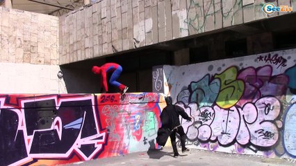 Spiderman w/ Batman vs Deadpool Epic Battle Real Life Superhero Movie