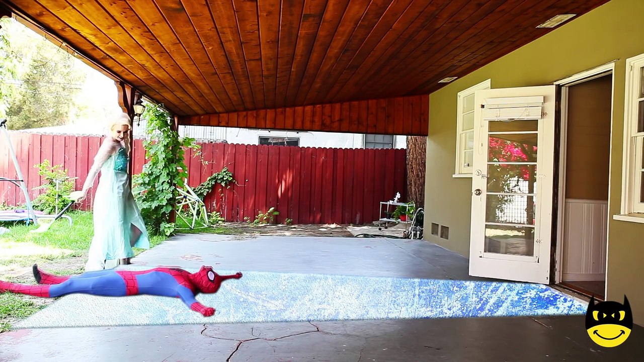 Why is Spiderman NAKED- w- Frozen Elsa, Spiderman, Venom, Hulk! Superheroes Toys Fun IRL