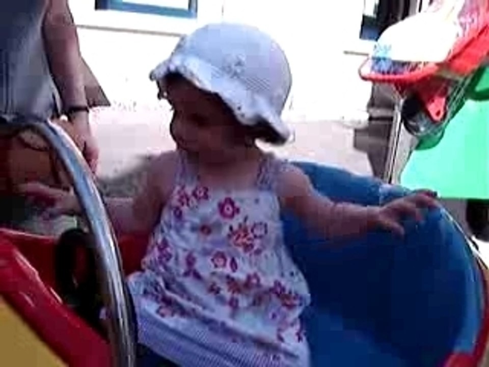 Gabrielle conduit sa voiture