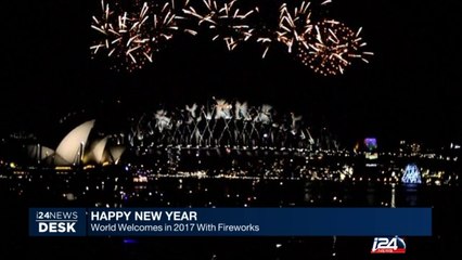 World welcomes 2017 with fireworks