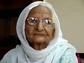 Check Out English of This Pakistani Old Women