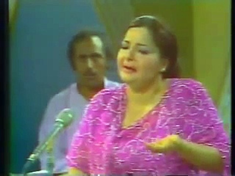 Wo Ishq Jo Hum Se Rooth Gaya HQ Malika-E-Ghazal Farida Khanum