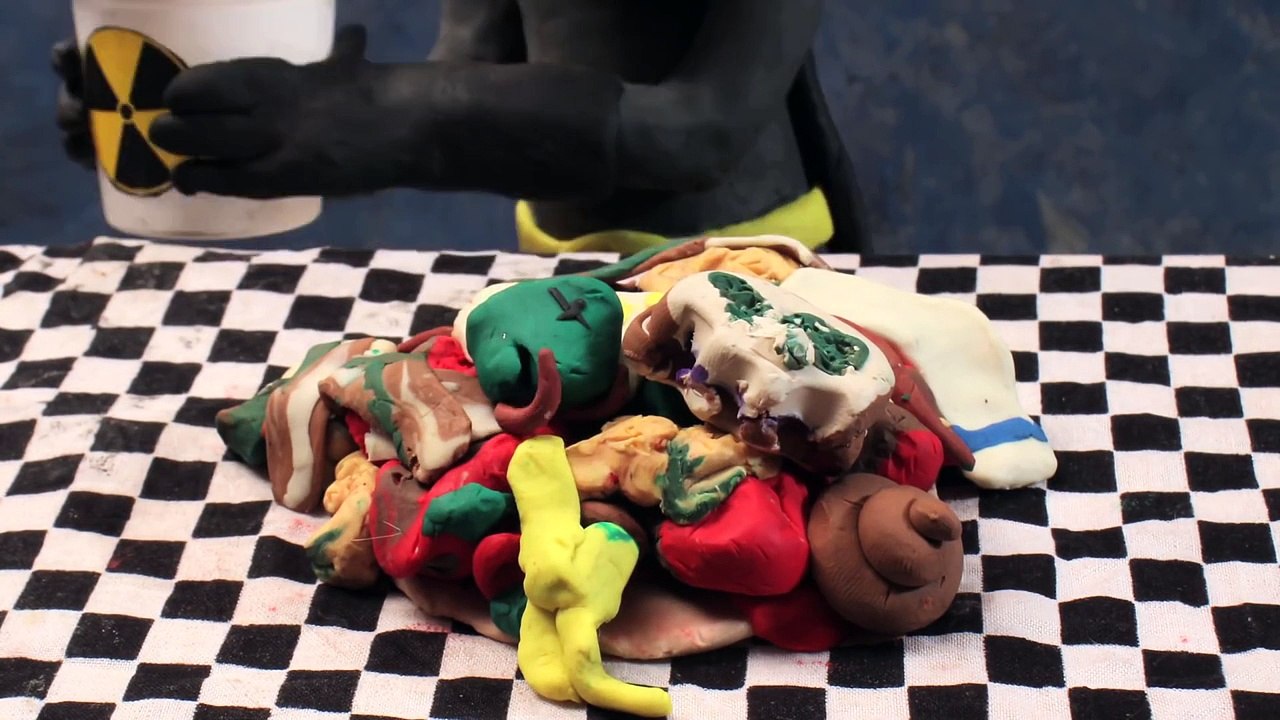 Batman Mannequin Challenge _ BATMAN vs BATWOMAN _ Real Life Superhero Stop Motion Moes