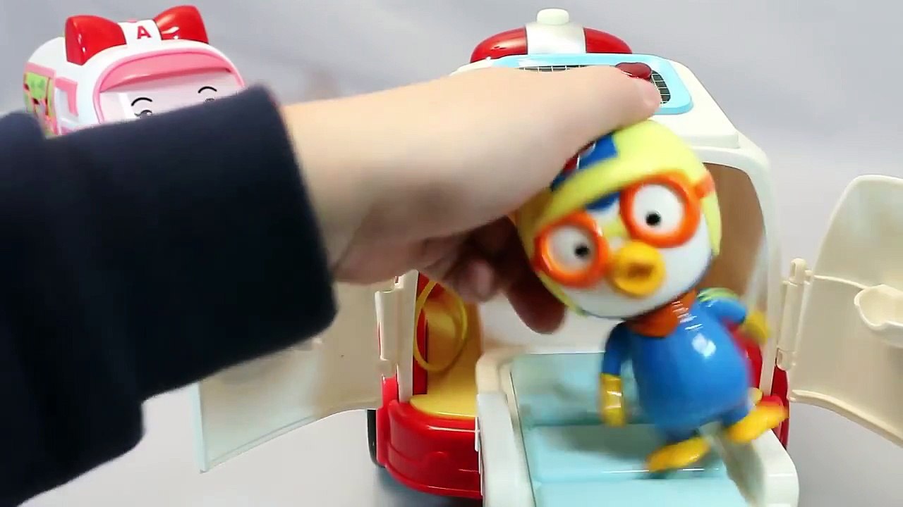 Pororo Poli Ambulance Doctor Kit Toys 뽀로로 구급차 로보카폴리 병원놀이 장난감 Мультики про машинки YouTube