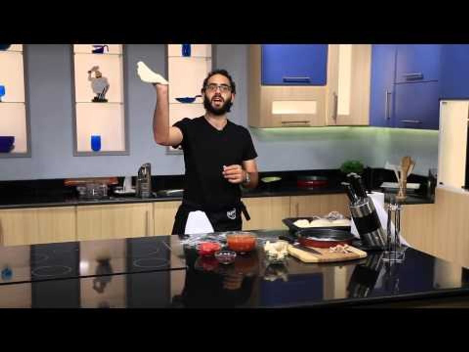 عجينة البيتزا و صوص الطماطم - كلاسيك بيتزا - بي...