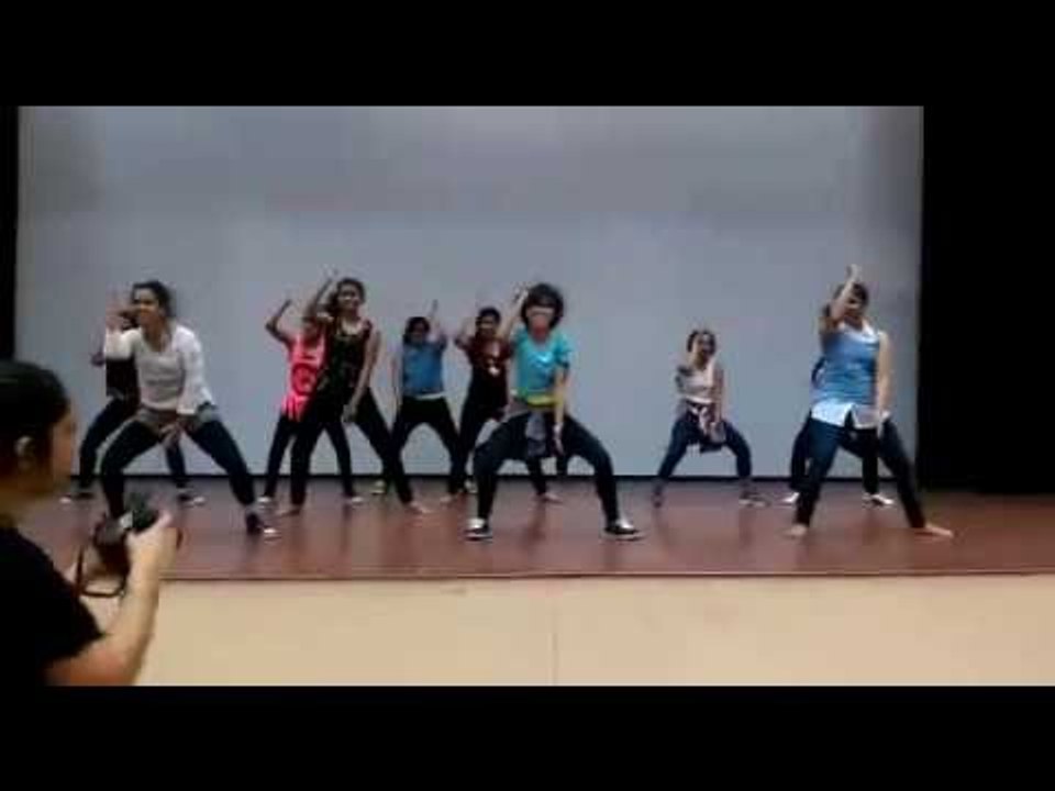 ये डांस देख कर दंग रह जायेंगे आप .... Latest New Dance by Girls - Live Indian Videos