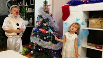 НОВЫЙ ГОД 2017! ЧУДЕСА и ФЕЯ! Наряжаем новогоднюю елку.Видео для детей Детский новый год