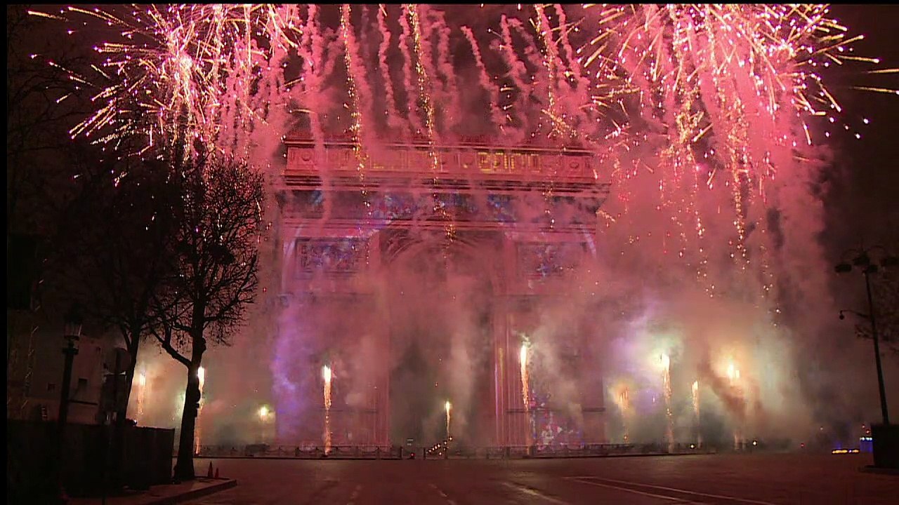 Nouvel An: Paris fête 2017 sous haute sécurité