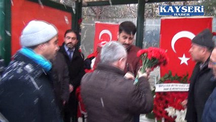 HAK İŞ ÜYELERİ TEKBİR VE DUALARLA ŞEHİTLER DURAĞINI ZİYARET ETTİ