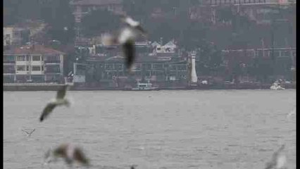 El atacante de Estambul abandonó el arma en la discoteca y hay indicios sobre su identidad