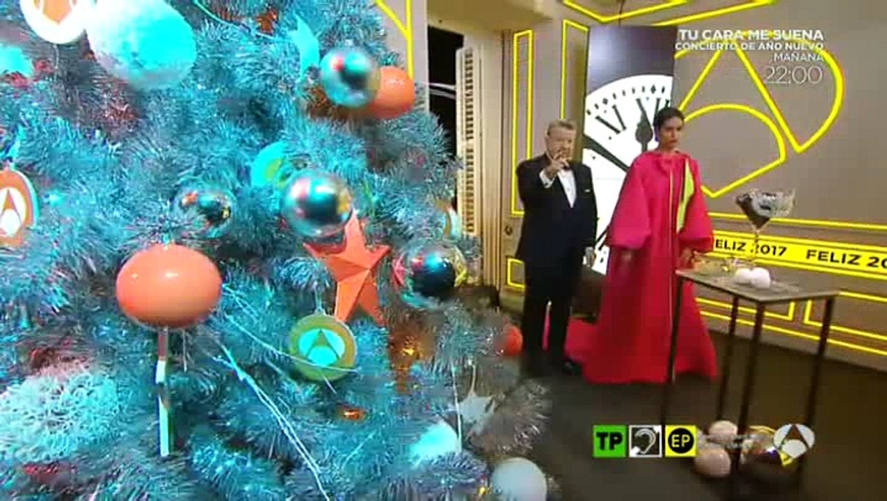 Campanadas 2016 en Antena 3 con Cristina Pedroche y Alberto Chicote (2/3)