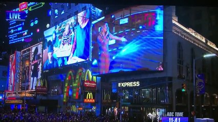 Mariah Carey NYE performance mess!