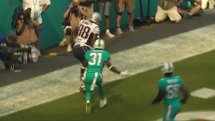 Tom Brady lofts up pass to Martellus Bennett for 2-yard TD