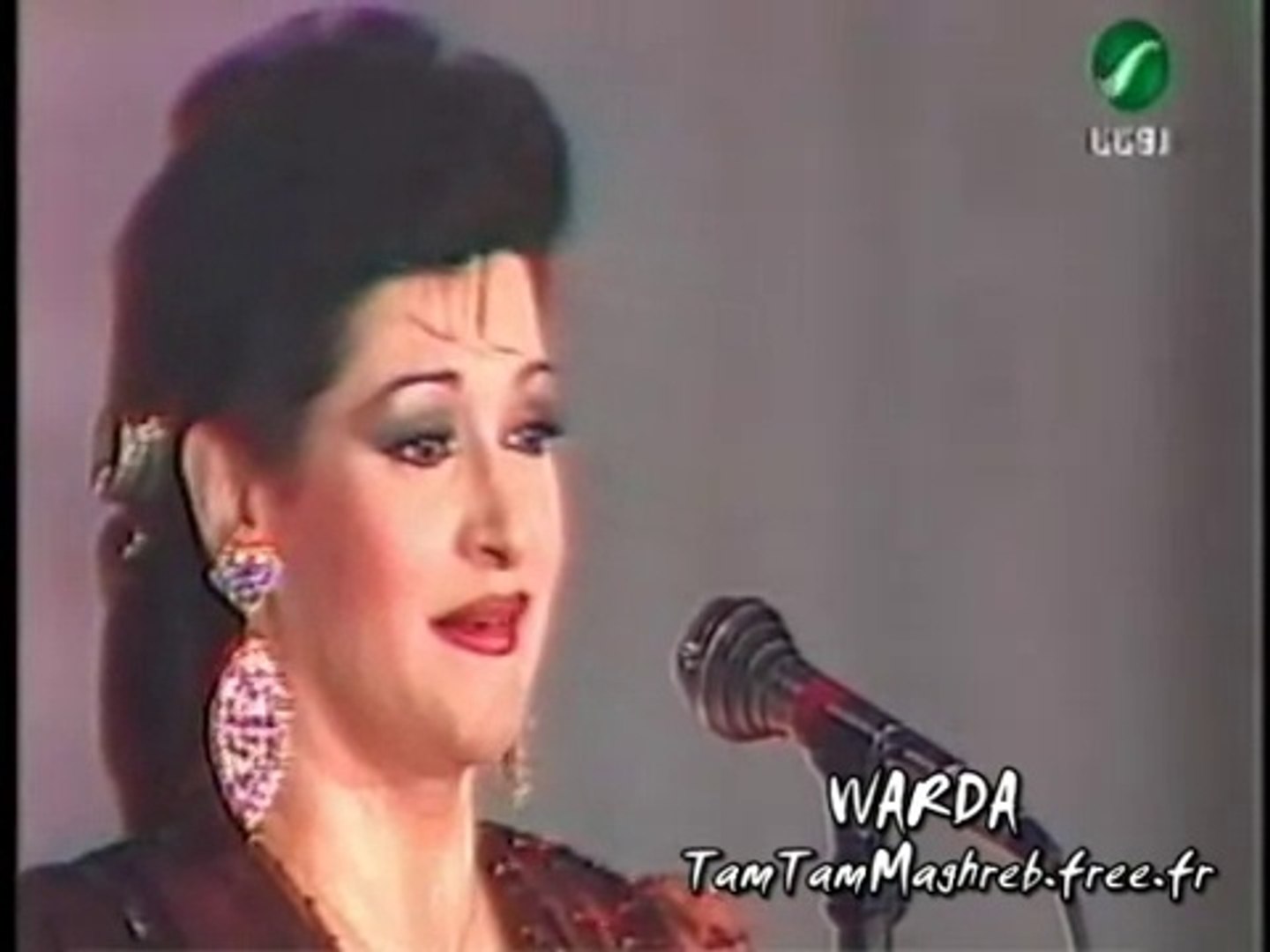 WARDA : Khalik Hena خليـــــــــــك هنــــــــــــا | حفل القاهرة 1987 -  Vidéo Dailymotion