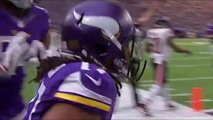 Sam Bradford finds Jarius Wright for 1-yard TD