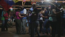 Guerrilleros del frente 59 de las FARC celebran su primer Año Nuevo en paz