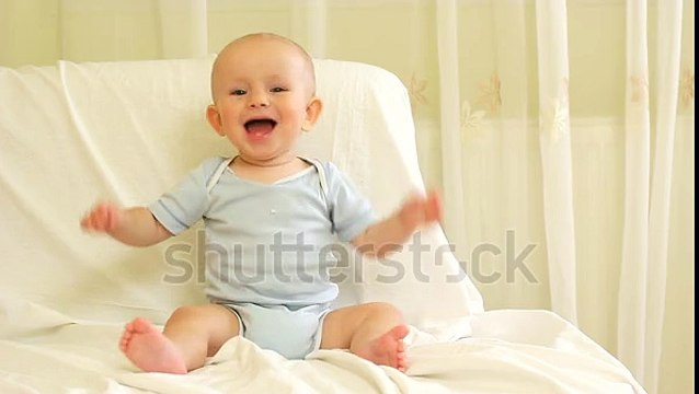 Adorable Baby Laughing And Clapping Hands Séquences vidéo libres de droit 3168982 - Shutterstock