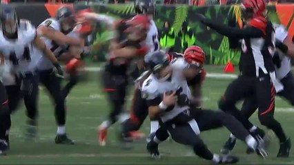 Wallace Gilberry sacks Joe Flacco for a 12-yard loss