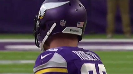 Sam Bradford finds Kyle Rudolph for 22-yard gain