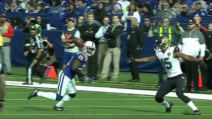 Blake Bortles throw hits Vontae Davis on the helmet