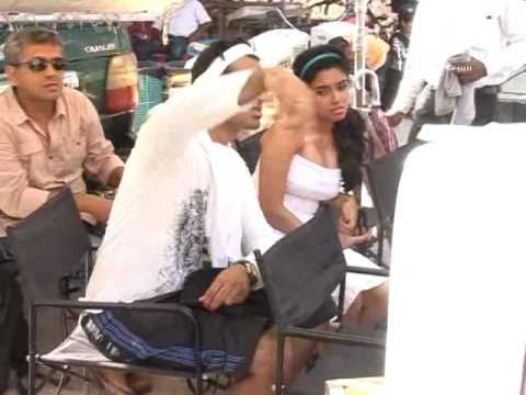 Salman, Asin get 'Ready' to 'Dhinka Chika'!