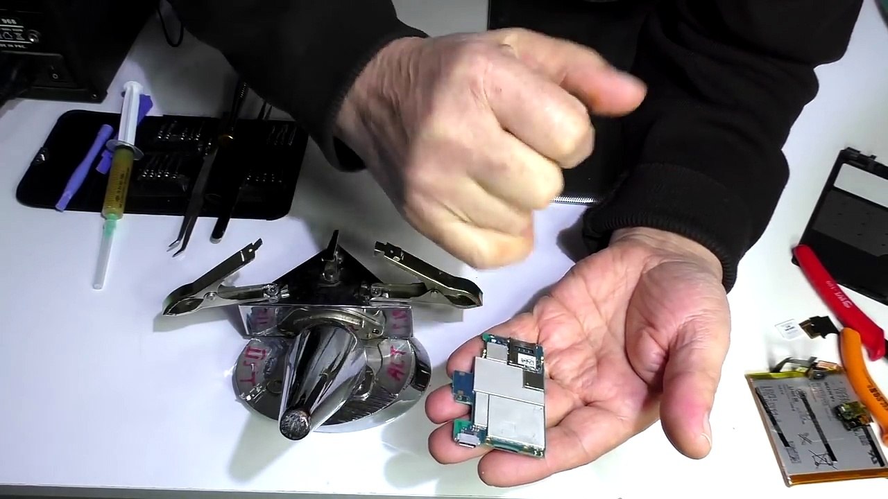 Sony Xperia Z Şarj Soketi Nasıl Değiştirilir? (Sony Xperia Z C6603 Changing Charging Port )