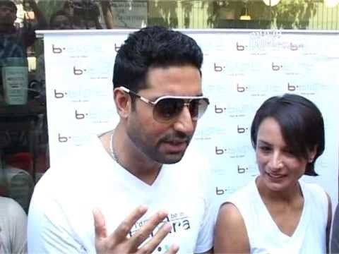 Abhishek Bachchan & Farhan Akhtar at the launch of B:blunt Salon