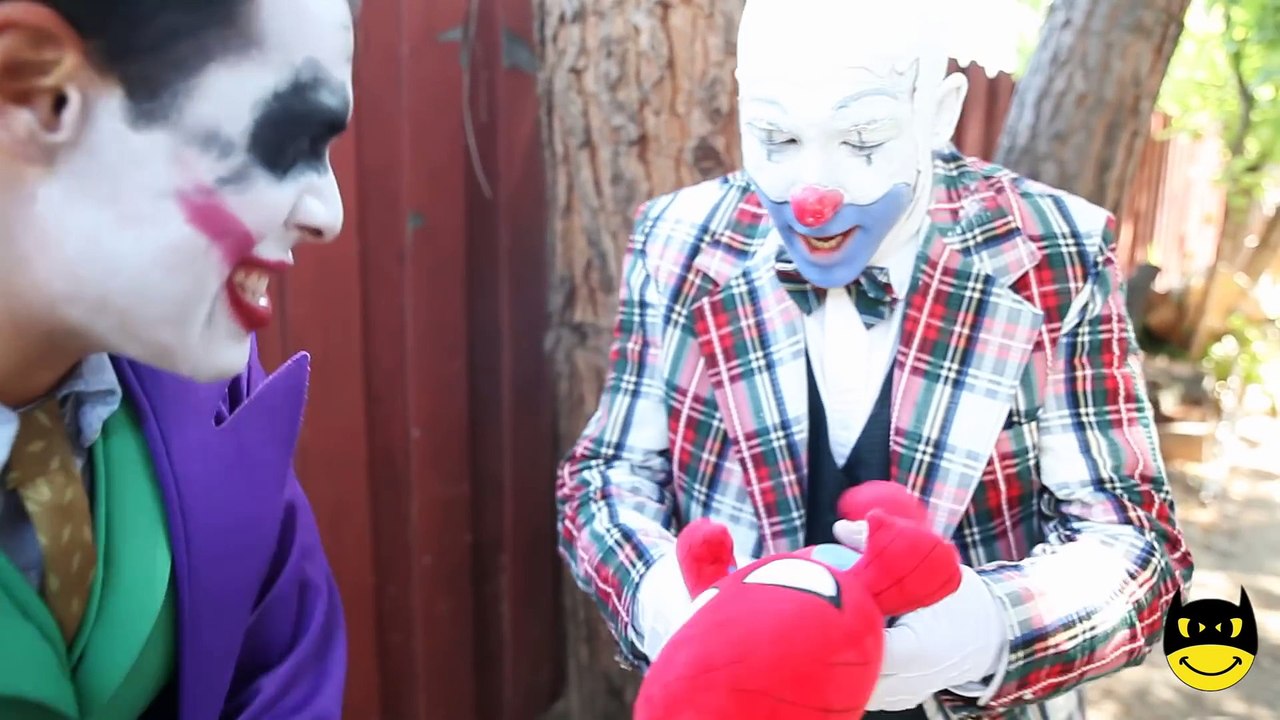 PINK Spidergirl's EYES RUN AWAY! w- Frozen Elsa, Spiderman PRANK! Bad Baby Toys Superhero Fun IRL
