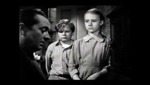 A Tree Grows in Brooklyn (1945) Trailer