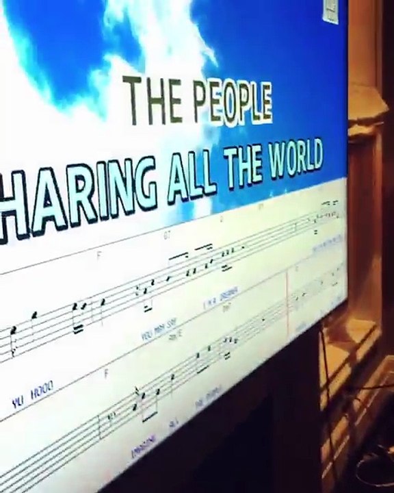 Johnny Hallyday a présenté ses voeux en vidéo et chanson accompagné de toute sa famille sur internet