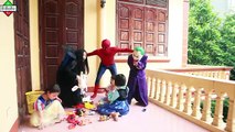 Kids Superhero fun Spiderman vs Frozen Elsa Anna vs Hulk Batman Little Heroes