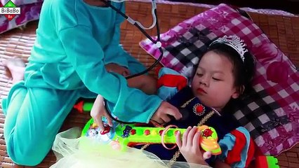 Little Doctor Spiderman vs Frozen Elsa Baby and Spider Girl catch Pokemon