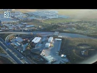 El aterrizaje de un A310 Airbus militar desde la cabina del piloto