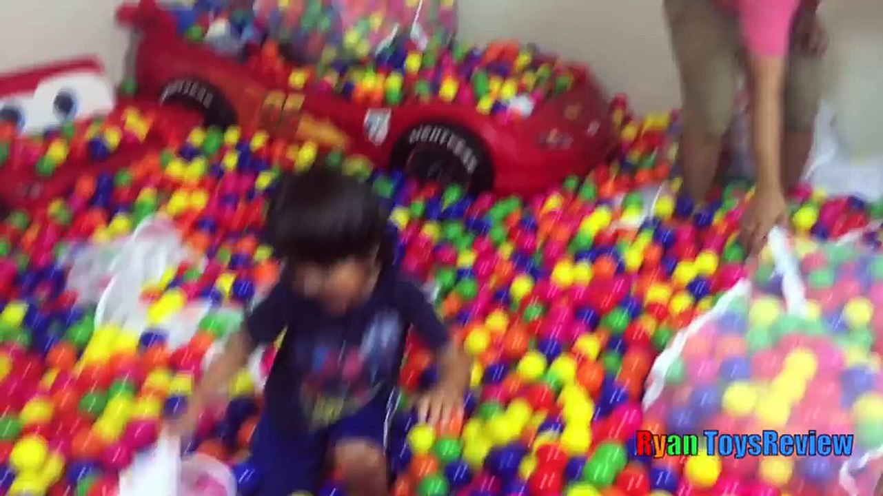 BALL PIT SURPRISE Family Fun Building Ball Pit in our house with Toys for Kids Indoor Activities