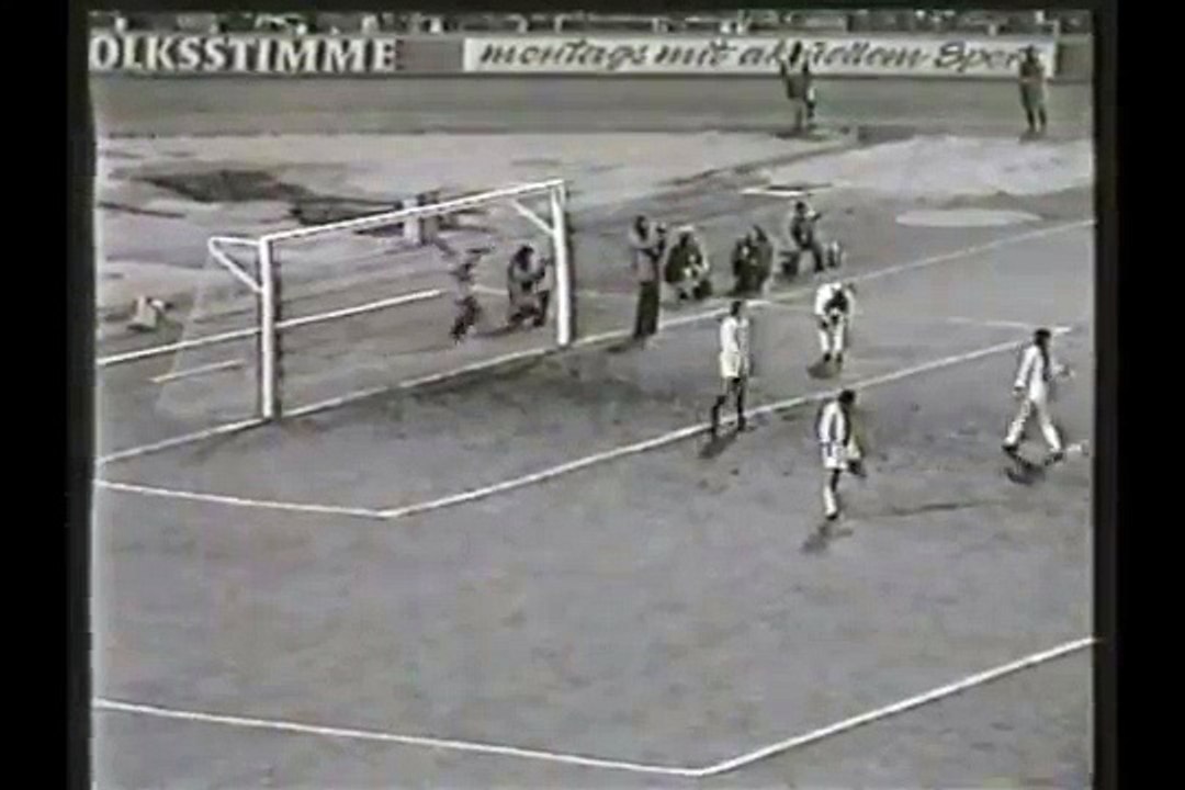 06.11.1974 - 1974-1975 European Champion Clubs' Cup 2nd Round 2nd Leg 1. FC Magdeburg 1-2 Bayern Münih