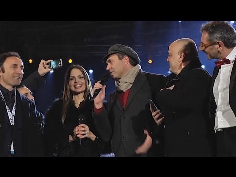 Napoli - Capodanno, 500mila persone festeggiano l'arrivo del 2017 (02.01.17)