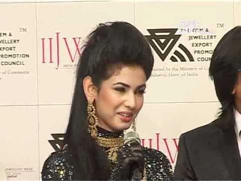 Sonal Chauhan walks the ramp at the India International Jewellery Week (IIJW)