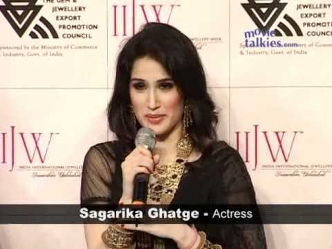 Sagarika Ghatge walks the ramp for Manubhai Zaveri at the India International Jewellery Week (IIJW)