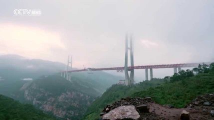 Vertigineux : oserez-vous traverser le plus haut pont du monde ?