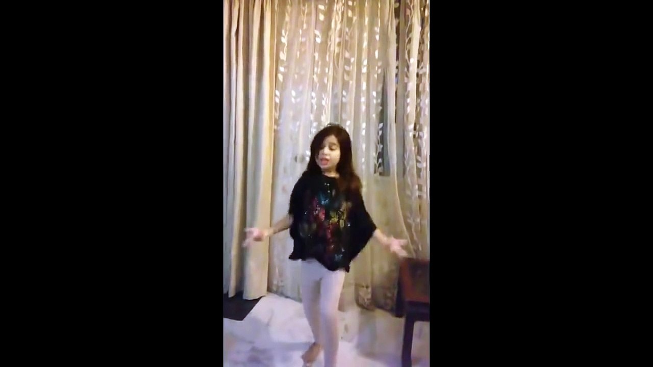 Shakar Wandaan Re Dance By Little Girl