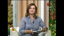 متصل يحرج مذيعة على الهواء بسبب ملابسها القصيرة على قناة الوطنية 1