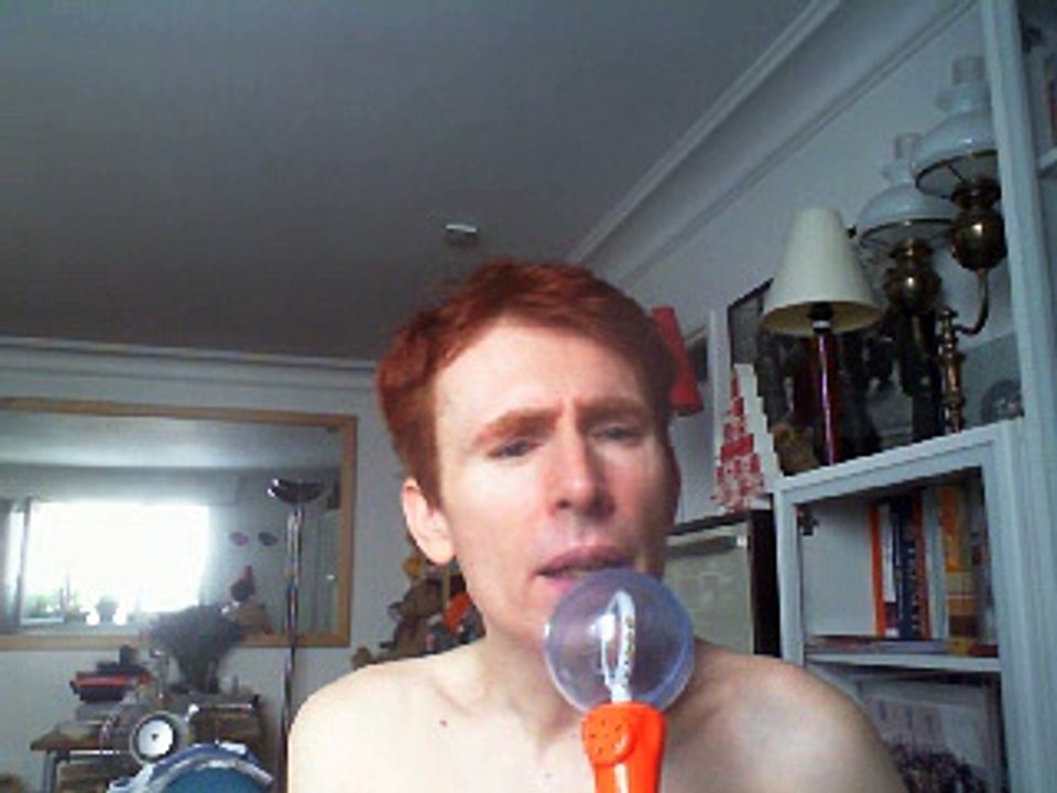 Wiwi égratigne "enta omri" d'Oum Kalthoum